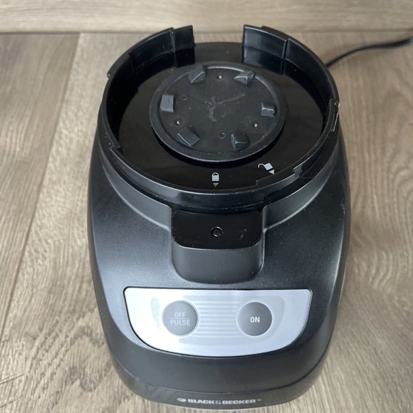 Black & Decker Food Processor Base Model FP1000M Motor Replacement Part Base - Picture 2 of 8